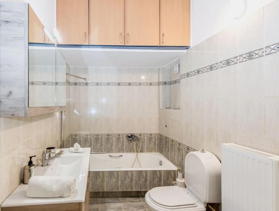 Thano'S Stylish Flat Just 150M To The Beach Faraí Екстериор снимка